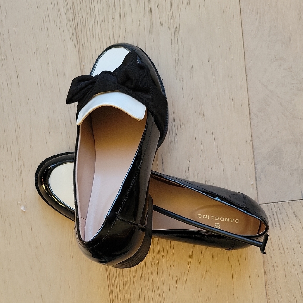 NWOT Bandolino Two-Tone Black and White Loafers